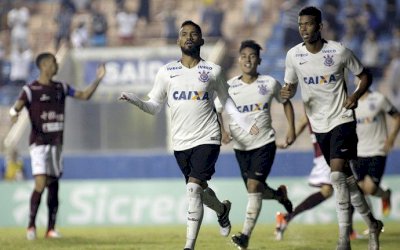 Corinthians vence Juventus e avança à final da Copinha pela 4ª vez seguida