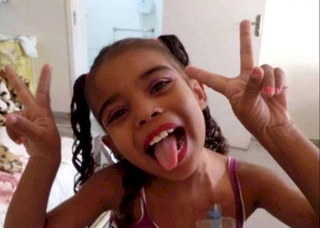 Menina de 7 anos que pediu rim de presente ao Papai Noel morre na fila de transplante