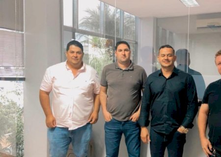 Secretário de Administração e Vereador de Ivinhema buscam geração de empregos para cidade