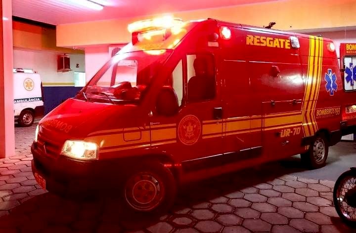 Ivinhema - Acidente entre carro e bicicleta deixa mulher ferida.