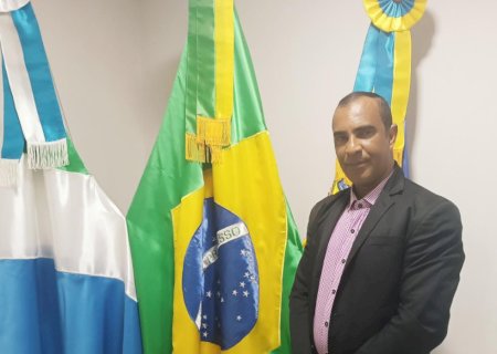 VEREADOR JAIR PEDIU REFORMA EM QUADRA DE ESPORTES DO BAIRRO TRIGUENÃ E ILUMINAÇÃO PÚBLICA NO BAIRRO ÁGUA AZUL