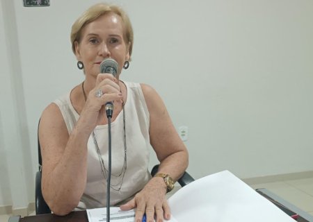 VEREADORA DENIR PEDIU O PATROLAMENTO DE ESTRADA RURAL E CRIAÇÃO DE PROJETO DE BALÉ PARA CRIANÇAS CARENTES
