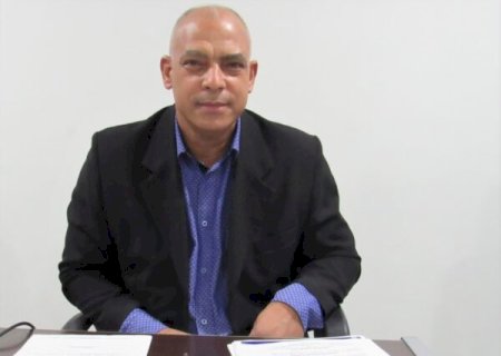CLAUDIÃO COBROU O PATROLAMENTO EM ENTRADAS VICINAIS, RUAS NÃO PAVIMENTADAS E “OPERAÇÃO TAPA-BURACOS” EM AMANDINA