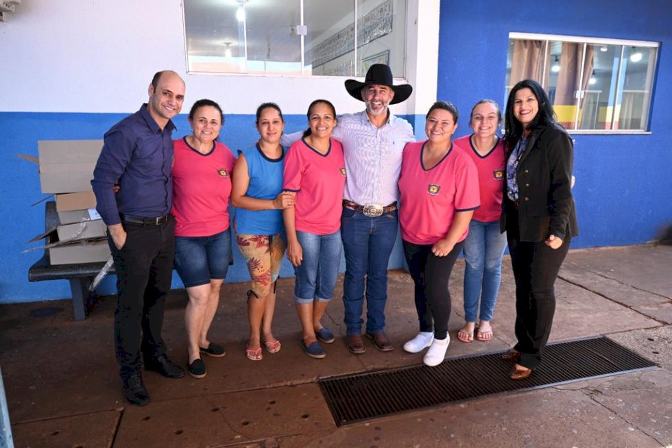 Prefeitura de Ivinhema realiza entrega de ovos de pascoa nas escolas.