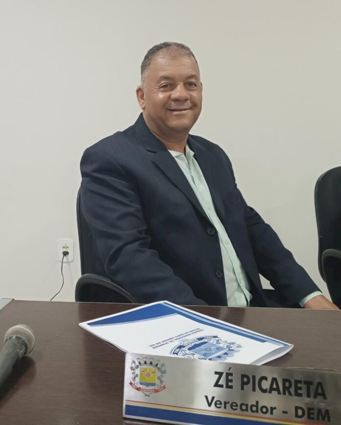 ZÉ PICARETA DESEJA QUE SEJA AMPLIADA A RECEPÇÃO DO HOSPITAL MUNICIPAL.