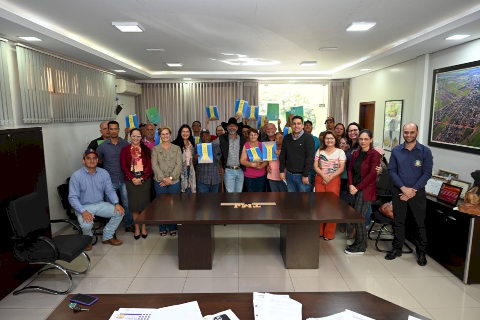 Município de Ivinhema entregou mais um lote de escrituras do programa Reurb.