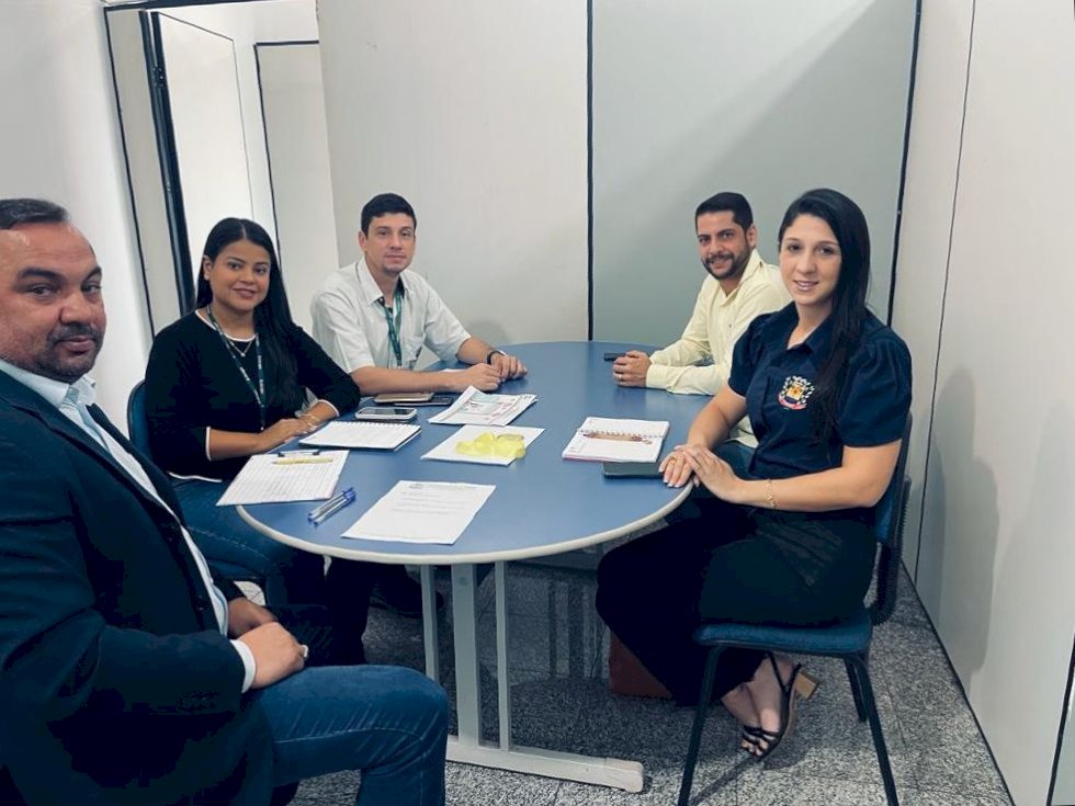 Prefeitura de Ivinhema Detran Demtrivi e Adecoagro se reúnem para discutir Maio Amarelo