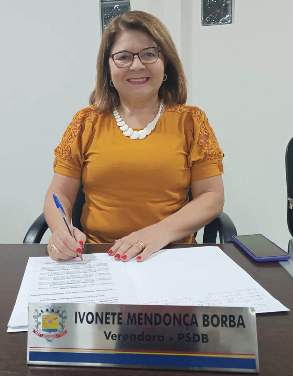 VEREADORA IVONETE DESEJA INSTALAÇÃO DE PARQUINHO INFANTIL NA VILA CRISTINA E PLANO DE SAÚDE PARA FUNCIONÁRIOS PÚBLICOS