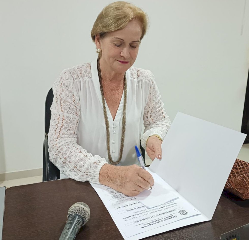 DENIR PEDIU A CONSTRUÇÃO DE ACADEMIA AO AR LIVRE NA PRAÇA DE EVENTOS