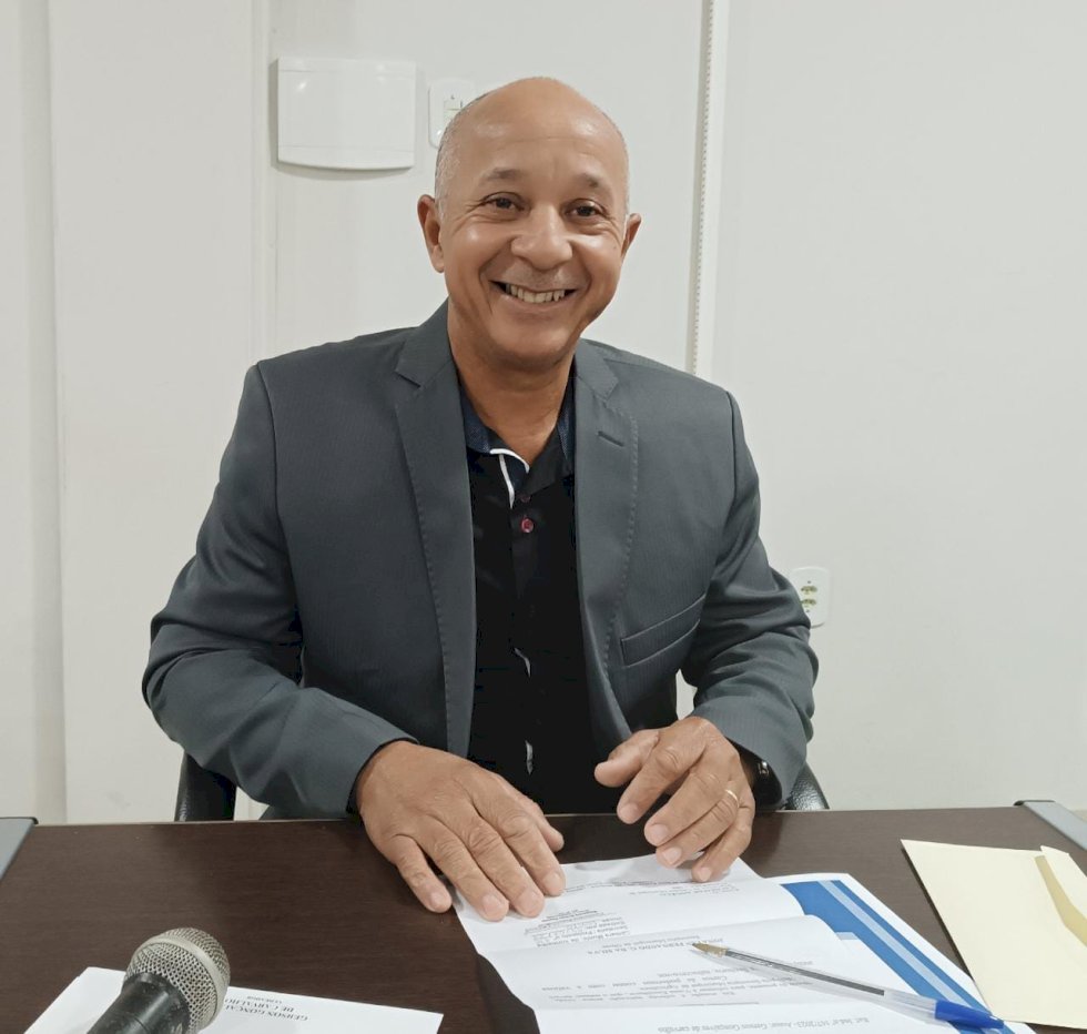 GERSINHO COBROU O LEVANTAMENTO E CASCALHAMENTO DE ESTRADA RURAL PRÓXIMO A LATICÍNIO