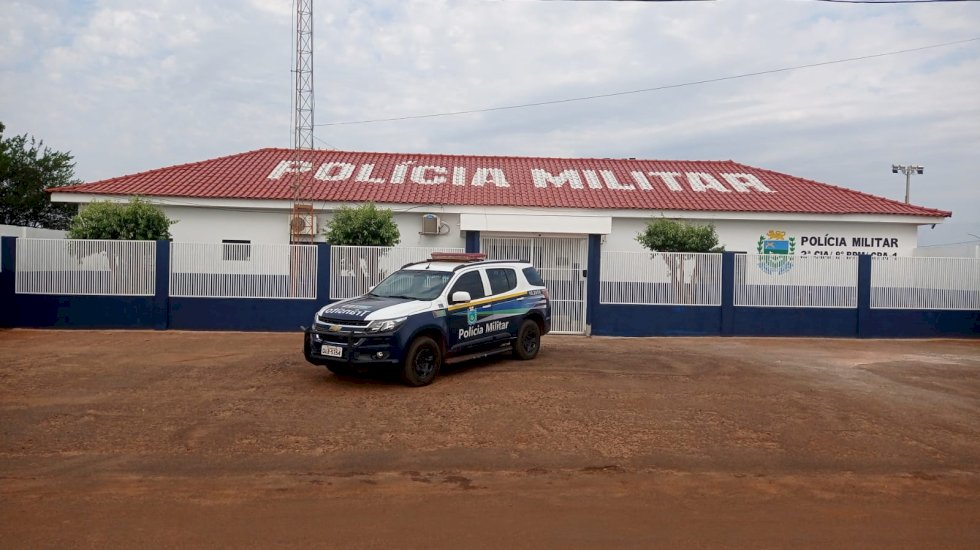 Ivinhema - Polícia Militar prende homem por violação de domicílio, ameaça e descumprimento de medida protetiva.