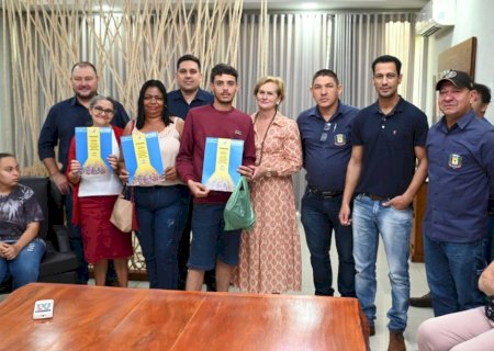 Prefeitura de Ivinhema realizou entrega de escrituras do programa Reurb.