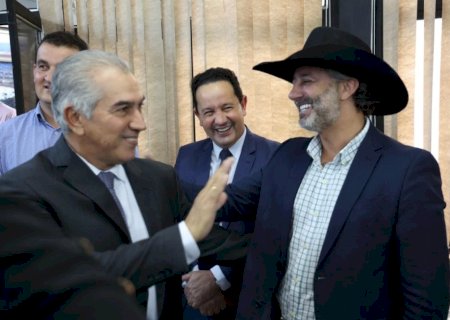 Prefeito de Ivinhema prestigiou homenagem ao ex-governador Reinaldo Azambuja