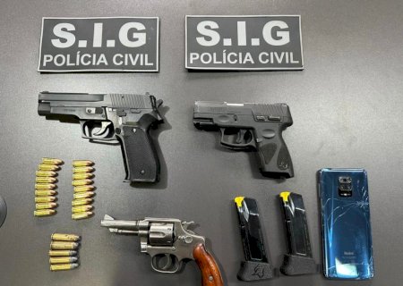 Ivinhema - Polícia Civil cumpre mandando de busca domiciliar e prende em flagrante homem por posse de arma irregular.