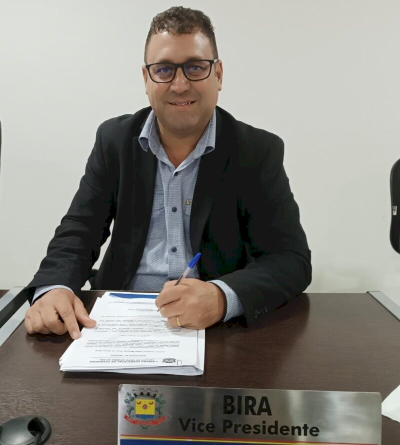 BIRA PLEITEIA REFORMA DE PARQUINHO DE AMANDINA, ALÉM DE PULVERIZADOR E GUINCHO PARA O ASSENTAMENTO SÃO SEBASTIÃO