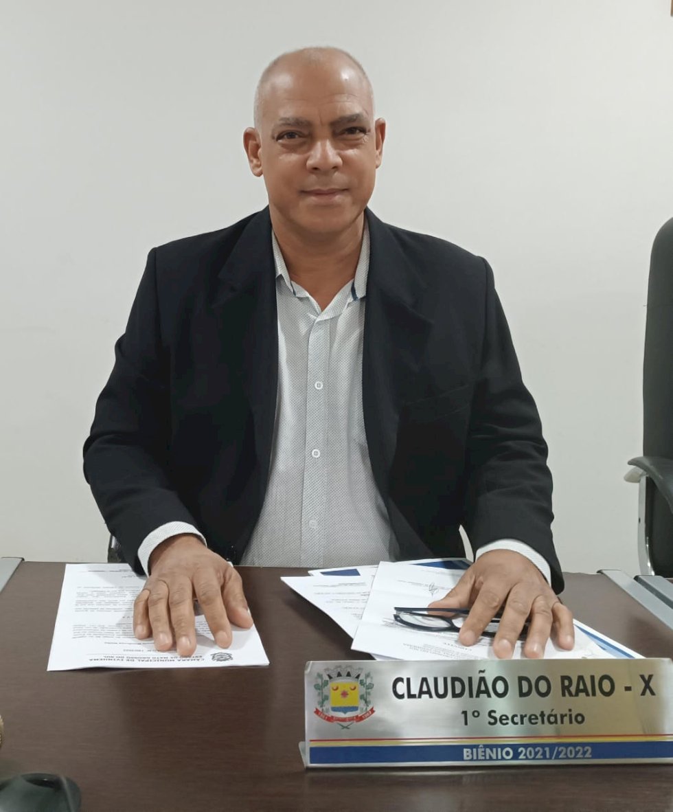 CLAUDIÃO COBROU INFORMAÇÕES SOBRE CONVOCAÇÃO DE APROVADOS NO CONCURSO PÚBLICO E REFORMA DE POSTO DE ATENDIMENTO DO CORREIOS EM AMANDINA