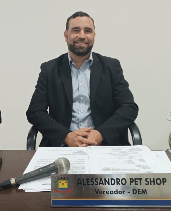 ALESSANDRO PETSHOP PEDE QUE O MUNICÍPIO ESTUDE A POSSIBILIDADE DE CEDER TERRA PARA TERRAPLANAGEM AOS PROPRIETÁRIOS BENEFICIADOS COM TERRENOS NO POLO INDUSTRIAL