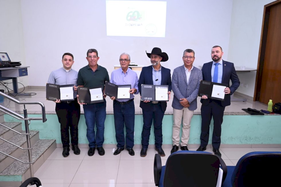 Correios lançou selo em comemoração aos 60 anos de Ivinhema