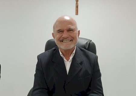 PRESIDENTE DA CÂMARA VALDEMAR ANGELO FAZ CEDÊNCIA DE VEÍCULO AO PROJETO CARCA