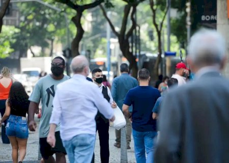 Expectativa de vida sobe para 75,5 anos após queda na pandemia