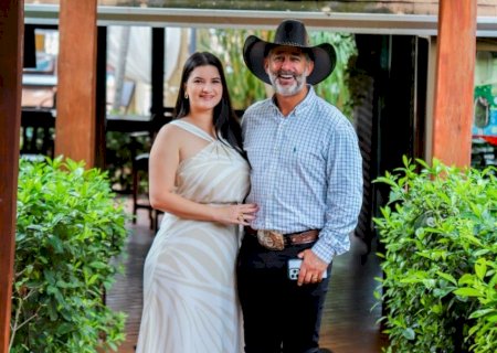 Prefeito Juliano Ferro e Primeira Dama Samara Ferro participam do 2º encontro de Prefeitos