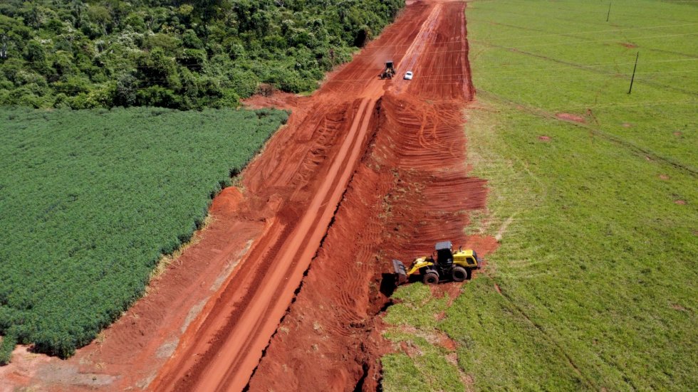 Prefeitura municipal de Ivinhema recupera estrada de acesso a Gleba Jaborandi