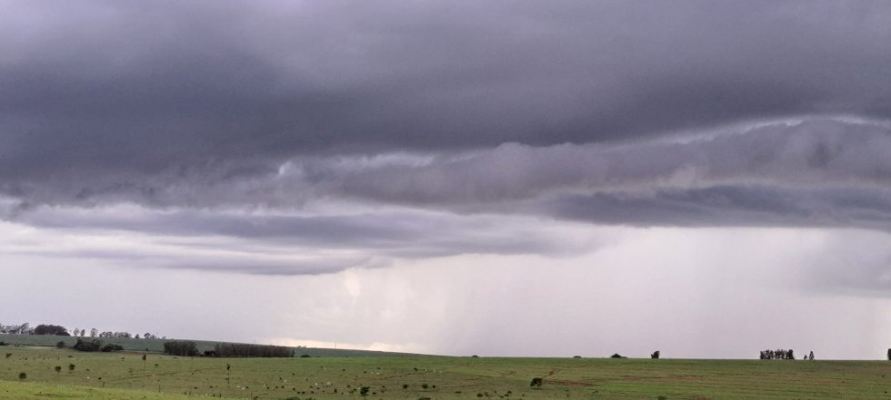 Terça-feira segue com temperaturas altas e chuvas pontuais em Mato Grosso do Sul