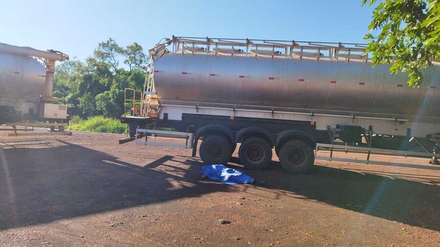 Motorista é encontrado morto com cerca de 04 tiros ao lado de caminhão em cidade no MS