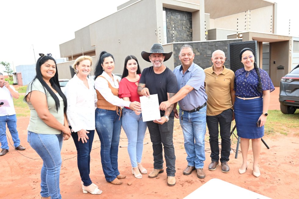 Prefeito de Ivinhema assinou ordem de serviço para pavimentação asfáltica