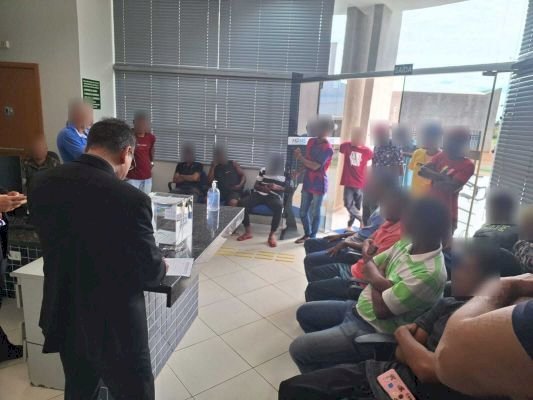 Operação resgata 20 trabalhadores sob condições análogas à escravidão em fazenda