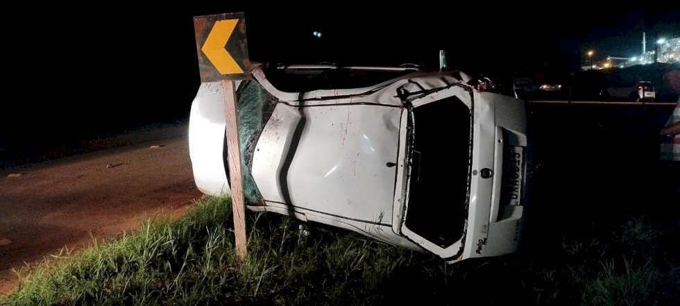 Ivinhema - Motorista perde controle da direção e capota veículo na MS 141