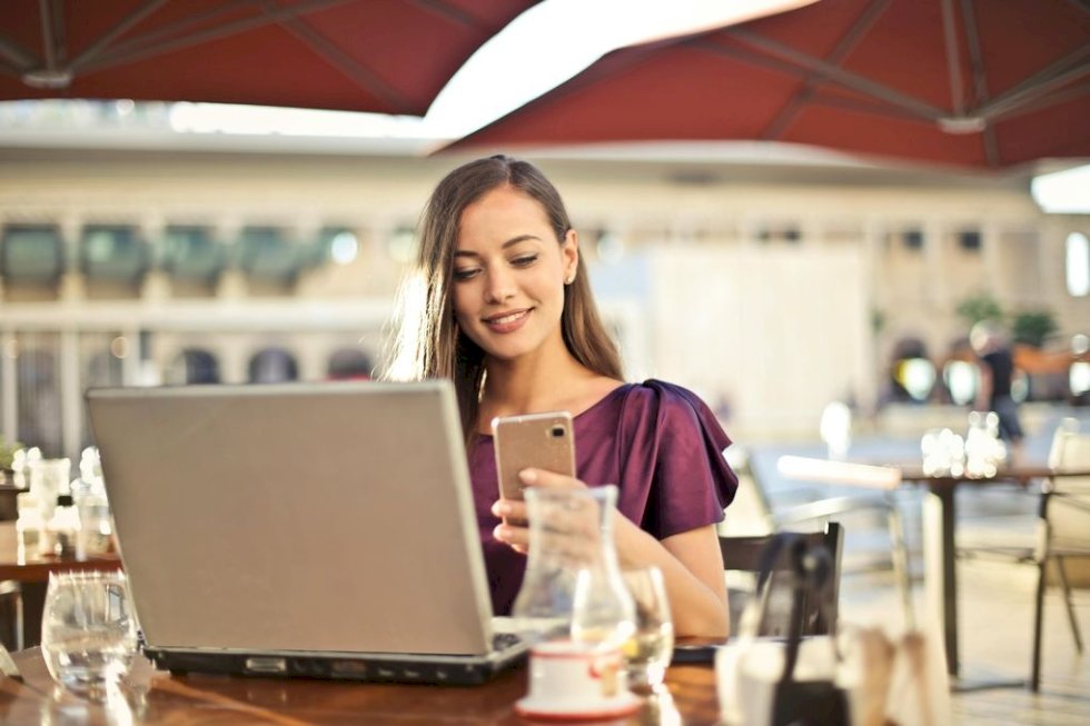 Relacionamentos que começam pela internet podem ser mais duradouros e estáveis, aponta pesquisa