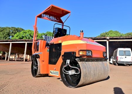 Prefeitura Municipal de Ivinhema compra rolo compactador