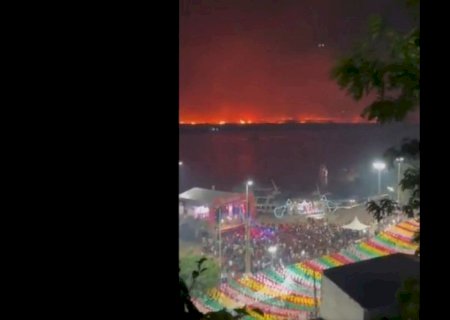 Muralha de fogo' no Pantanal assusta em meio às festividades do Banho de São João em Corumbá