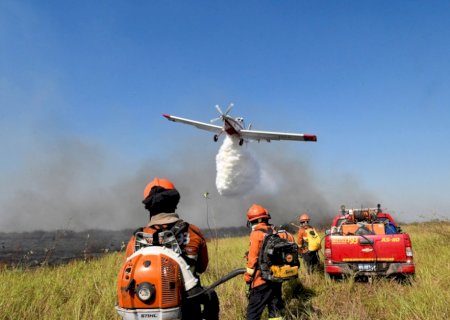 Sanesul fornece mais de 1,5 milhão de litros de água bruta para combate aos incêndios no Pantanal