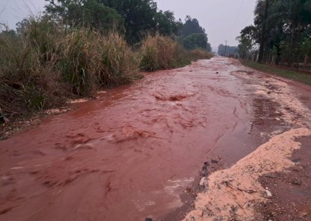 Angélica bateu recorde no MS, com ventos de 106 km/h, acumulado de chuva de 78,2 mm, com muitos raios e trovões