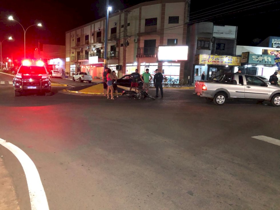 Ivinhema - Acidente entre carro e moto deixou mãe e filha com vários ferimentos