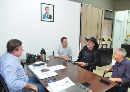 Prefeito de Ivinhema cumpre agenda na Casa Civil