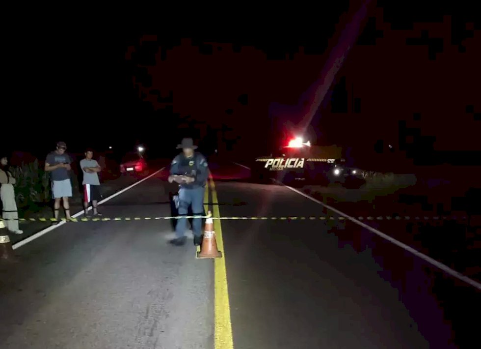 Motorista morre após invadir pista contrária para evitar batida em rodovia