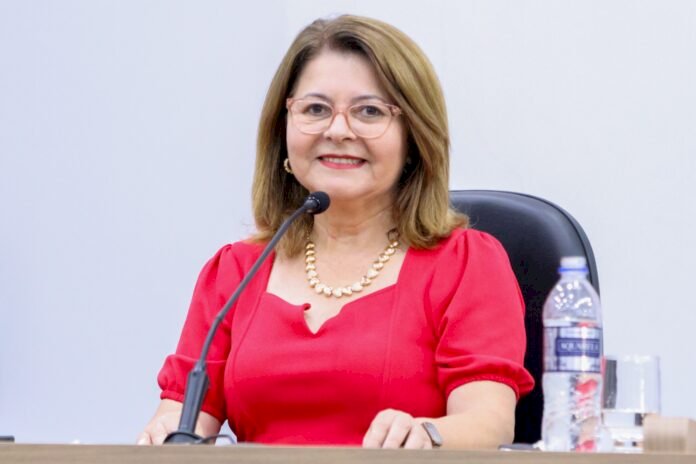 Ivonete Mendonça pede convenio com a CASSEMS e celeridade no processo de Plano de Cargos, Carreiras e Remuneração
