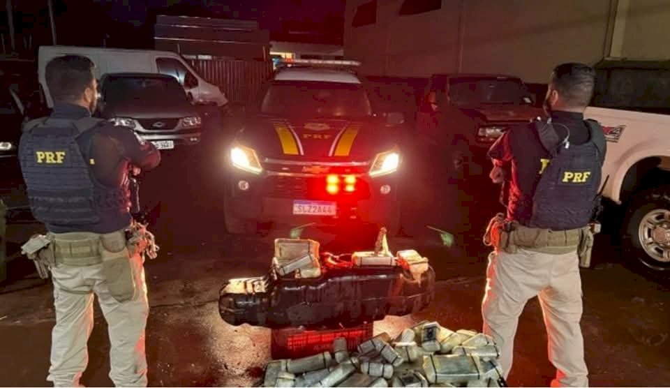 PRF acha droga escondida em tanque de caminhonete onde estavam casal e filha