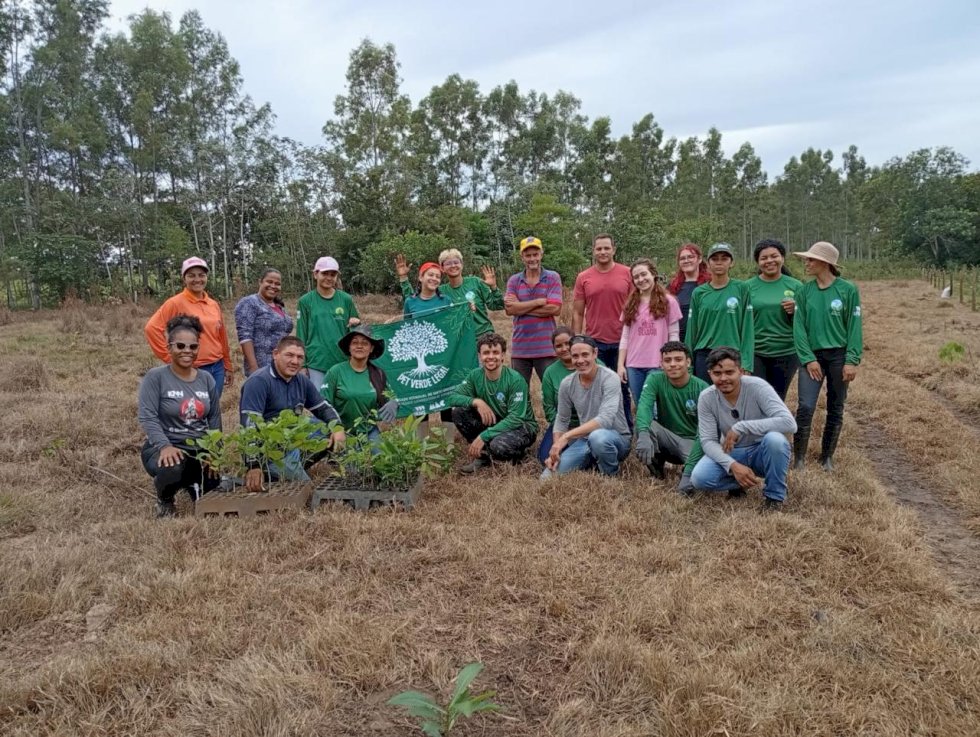 Ivinhema-PET Verde Legal e FUMATUR iniciam plantios para recomposição da mata ciliar em nascentes