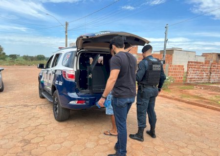 Polícias Civil e Militar prendem homem por tráfico de drogas