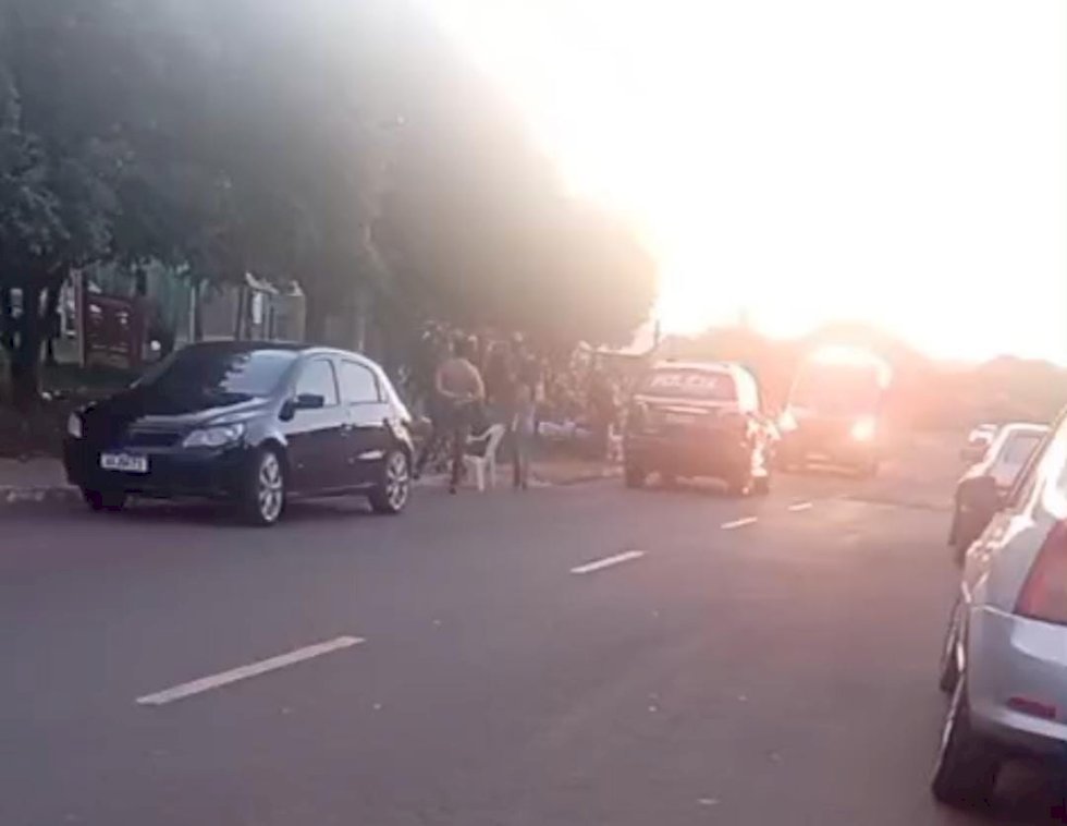 Ivinhema - Após atacar os pais com enxada, homem é baleado ao avançar contra policiais