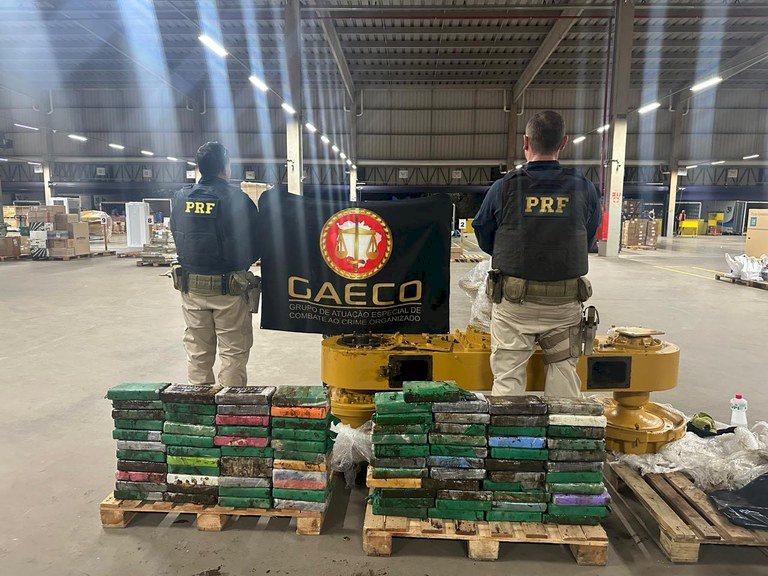 Em ação conjunta, PRF e Gaeco apreendem 100 Kg de cocaína