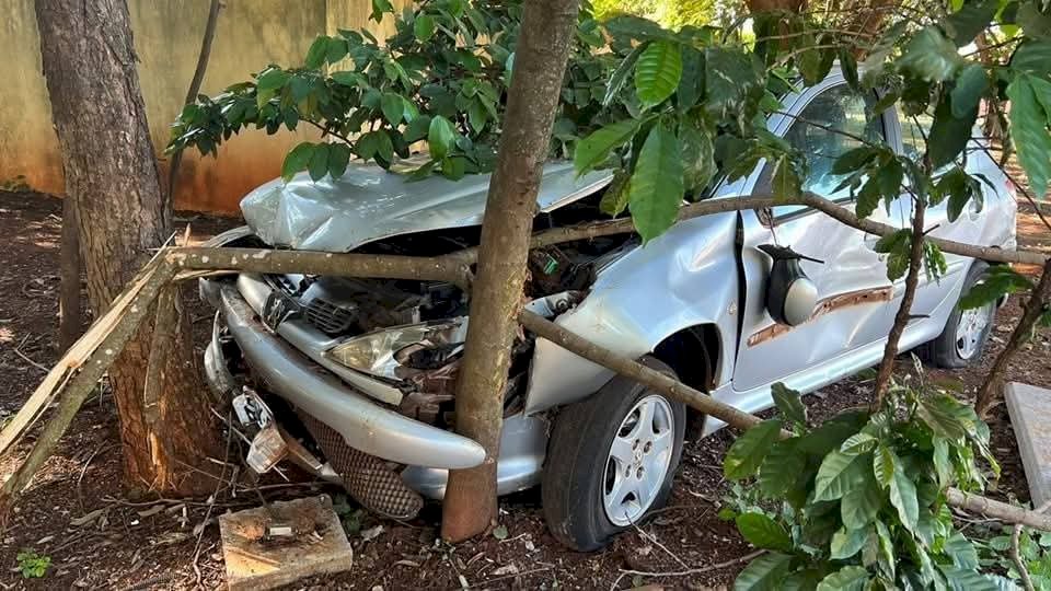 Durante tentativa de ultrapassagem em Av, veículos perdem controle e se envolvendo em acidente