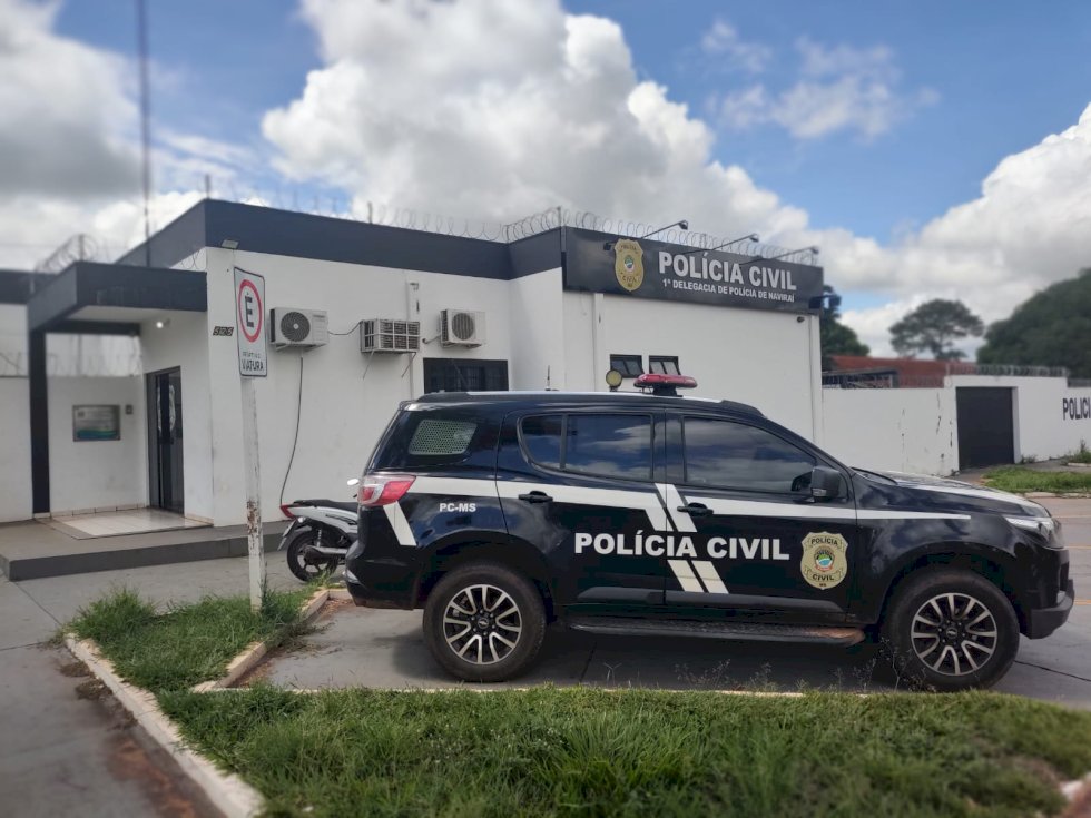 Polícia Civil prende dupla que invadiu residência, roubou veículo de luxo e atravessou para o Paraguai