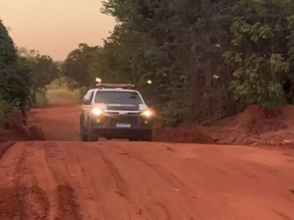 Preso homem que matou mulher na frente dos filhos de 2 e 4 anos
