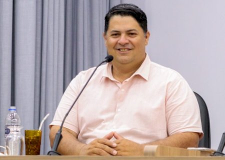 Marcio Alves requer informações sobre Lei Municipal, pede manutenção e plantio de grama a beira da BR-376 e instalação de iluminação pública em pista de caminhada no Eco Park