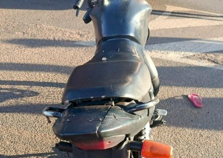 Ivinhema - Acidente entre carro e moto deixa duas vítimas com ferimentos leves